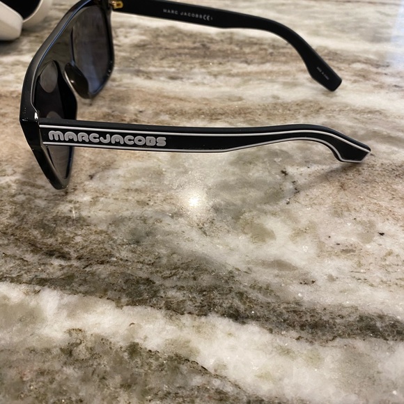 Marc Jacobs Sunglasses - Picture 3 of 8
